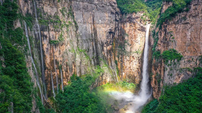 亞洲第一高瀑布造假？遊客拍片爆源頭竟是「水管放水」  當地人揭原因